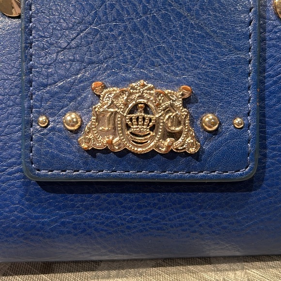Juicy Couture Royal Blue Leather Studded Tab Clutch Wallet Crest Emblem 7.5x4” - Picture 2 of 10